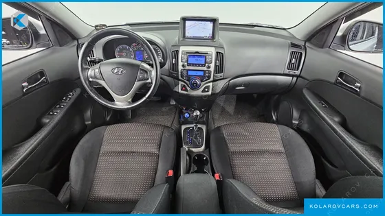 HYUNDAI I30 1.6 VVT LUXURY