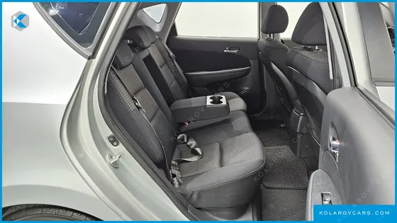 HYUNDAI I30 1.6 VVT LUXURY