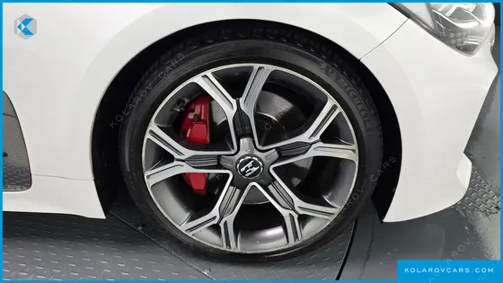 KIA STINGER 3.3 TURBO 2WD
