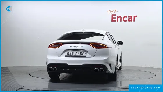 KIA STINGER 2.0 TURBO 2WD