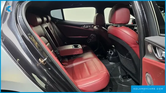 KIA STINGER 3.3 TURBO AWD
