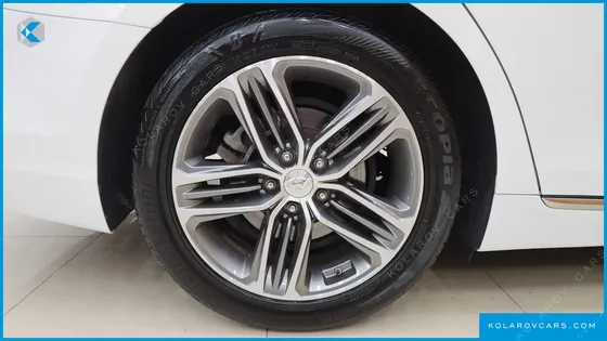 HYUNDAI GRANDEUR 3.0 LPI EXCLUSIVE (RENTAL CAR)