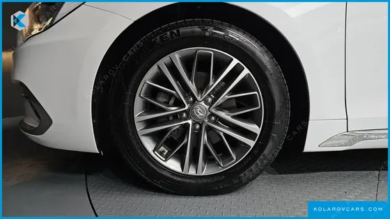 HYUNDAI GRANDEUR 3.0 LPI MODERN (RENTAL CAR)