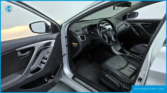 HYUNDAI ELANTRA (AVANTE) 1.6 GDI SMART