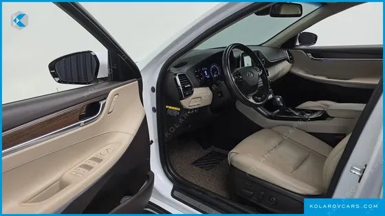 HYUNDAI GRANDEUR 2.2 DIESEL PREMIUM