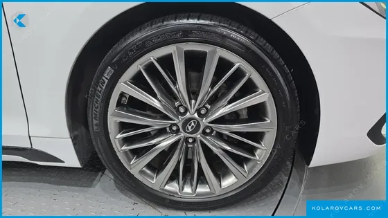 HYUNDAI GRANDEUR 2.2 DIESEL PREMIUM