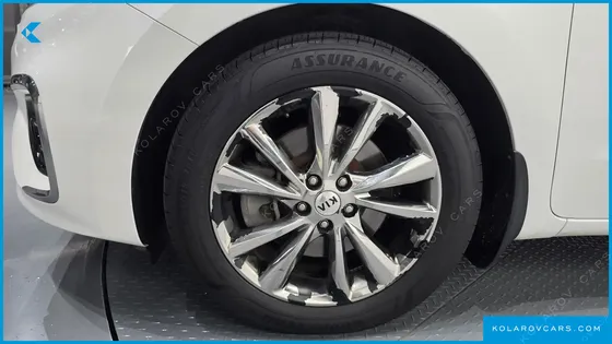 KIA CARNIVAL 9-SEATER NOBLESSE SPECIAL