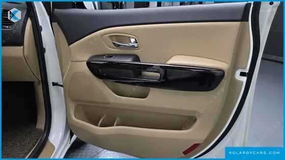 KIA CARNIVAL 9-SEATER NOBLESSE SPECIAL