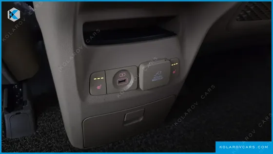 KIA CARNIVAL 9-SEATER NOBLESSE SPECIAL