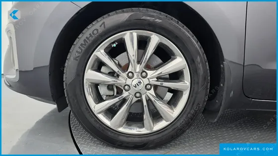 KIA CARNIVAL 9-SEATER NOBLESSE SPECIAL