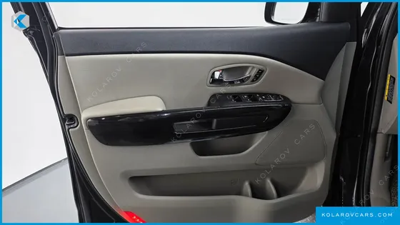 KIA CARNIVAL 9-SEATER NOBLESSE SPECIAL