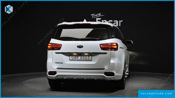KIA CARNIVAL 9-SEATER NOBLESSE SPECIAL