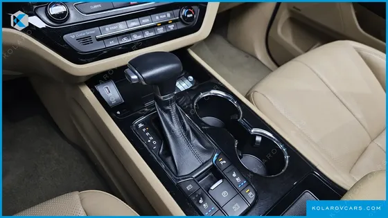 KIA CARNIVAL 9-SEATER NOBLESSE SPECIAL
