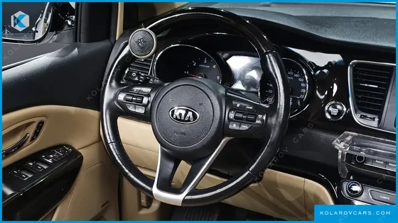 KIA CARNIVAL 9-SEATER NOBLESSE SPECIAL