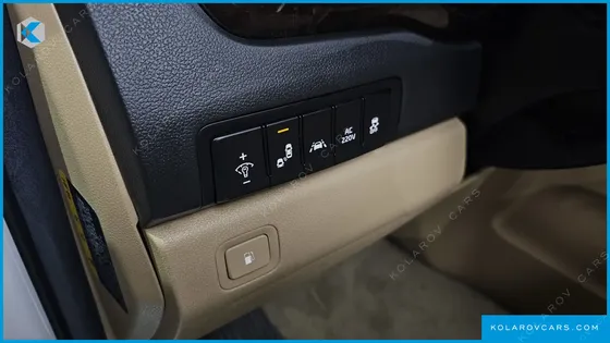 KIA CARNIVAL 9-SEATER NOBLESSE SPECIAL