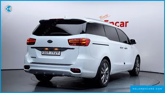 KIA CARNIVAL 9-SEATER PRSTIGE