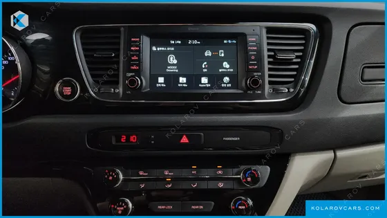 KIA CARNIVAL 9-SEATER PRSTIGE