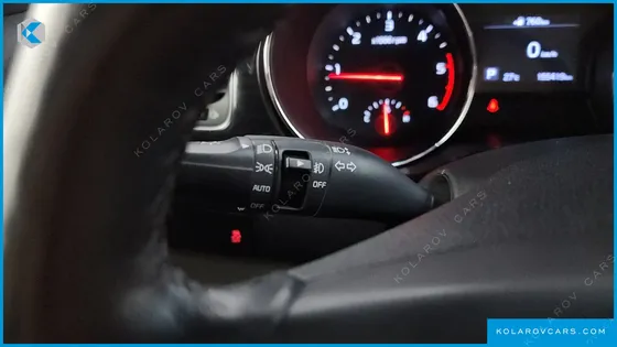 KIA CARNIVAL 9-SEATER PRSTIGE