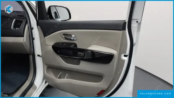 KIA CARNIVAL 9-SEATER PRSTIGE
