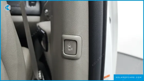 KIA CARNIVAL 9-SEATER PRSTIGE
