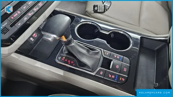 KIA CARNIVAL 9-SEATER PRSTIGE
