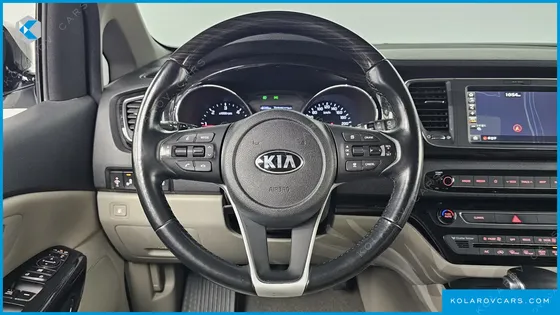 KIA CARNIVAL 9-SEATER PRSTIGE