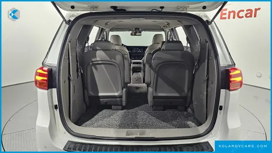 KIA CARNIVAL 9-SEATER PRSTIGE