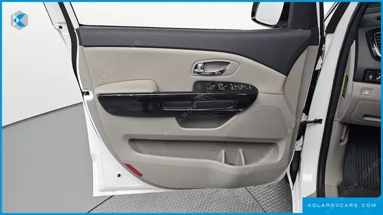 KIA CARNIVAL 9-SEATER PRSTIGE
