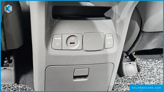 KIA CARNIVAL 9-SEATER PRSTIGE