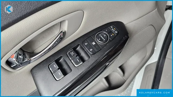 KIA CARNIVAL 9-SEATER PRSTIGE