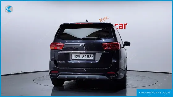 KIA CARNIVAL 9-SEATER NOBLESSE SPECIAL