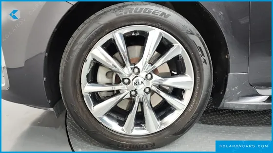 KIA CARNIVAL 9-SEATER NOBLESSE SPECIAL