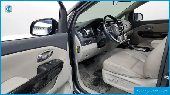 KIA CARNIVAL 9-SEATER NOBLESSE SPECIAL