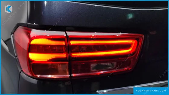 KIA CARNIVAL 9-SEATER NOBLESSE SPECIAL