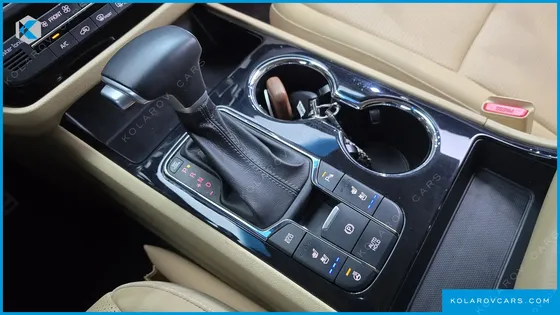 KIA CARNIVAL 9-SEATER PRSTIGE