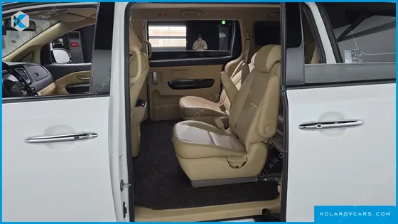 KIA CARNIVAL 9-SEATER PRSTIGE