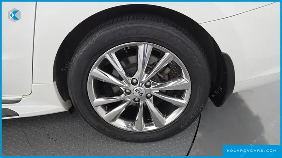KIA CARNIVAL 9-SEATER PRSTIGE