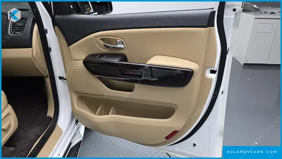 KIA CARNIVAL 9-SEATER PRSTIGE