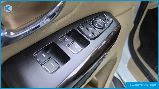 KIA CARNIVAL 9-SEATER PRSTIGE