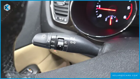 KIA CARNIVAL 9-SEATER PRSTIGE