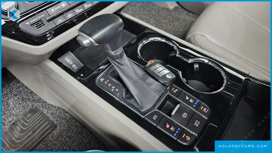 KIA CARNIVAL 9-SEATER NOBLESSE SPECIAL