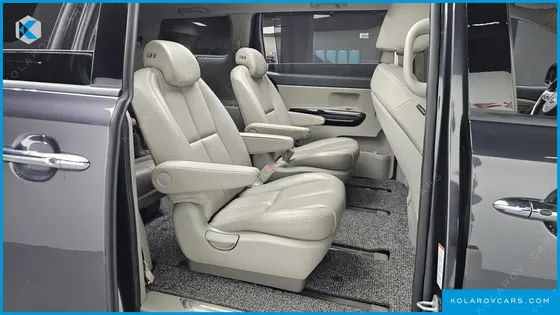 KIA CARNIVAL 9-SEATER NOBLESSE SPECIAL