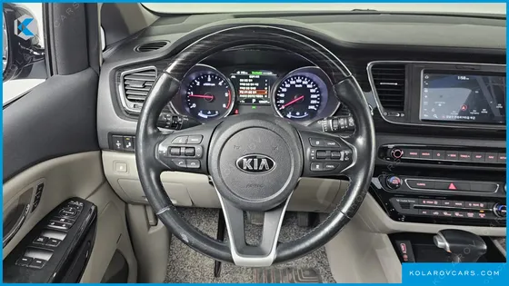 KIA CARNIVAL 9-SEATER NOBLESSE SPECIAL