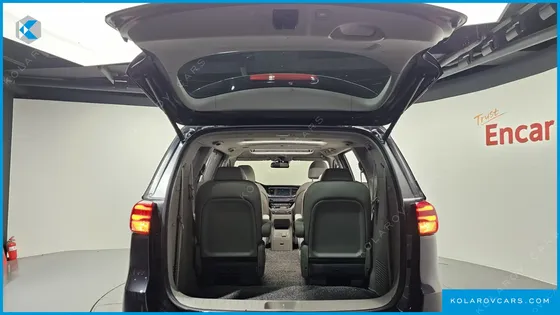 KIA CARNIVAL 9-SEATER NOBLESSE SPECIAL