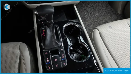 KIA CARNIVAL GASOLINE 9-SEATER NOBLESSE SPECIAL