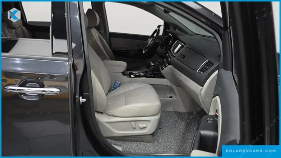 KIA CARNIVAL GASOLINE 9-SEATER NOBLESSE SPECIAL