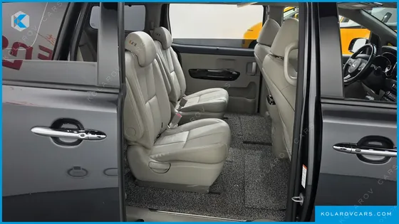 KIA CARNIVAL GASOLINE 9-SEATER NOBLESSE SPECIAL