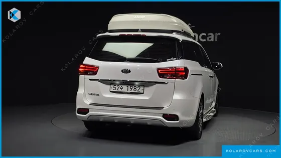 KIA CARNIVAL 9-SEATER NOBLESSE SPECIAL