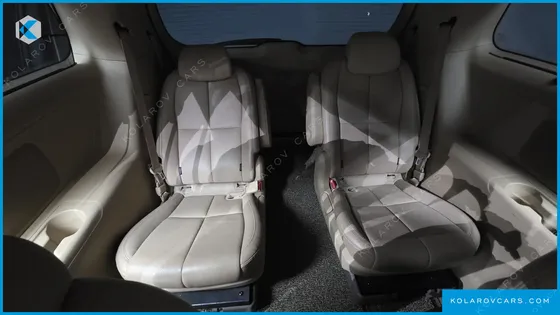 KIA CARNIVAL 9-SEATER NOBLESSE SPECIAL