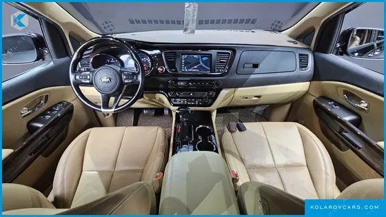 KIA CARNIVAL 7-SEATER LIMOUSINE